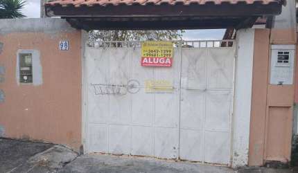 Casa com 2 quartos para Locação, Vila São Benedito - Pindamonhangaba