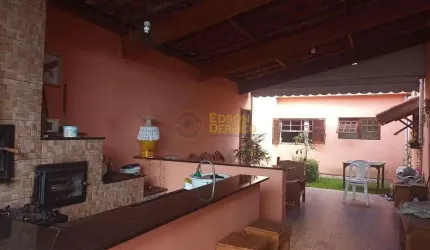 Sobrado com 4 dormitórios à venda, 200 m² por R$ 700.000 - Campo Alegre - Pindamonhangaba/SP