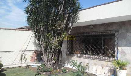 Casa com 3 dormitórios à venda, 260 m² por R$ 750.000,00 - Nossa Senhora do Perpétuo Socorro - Pindamonhangaba/SP