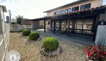 Casa com 3 quartos à venda no Velha, Blumenau , 260 m2 por R$ 1.200.000