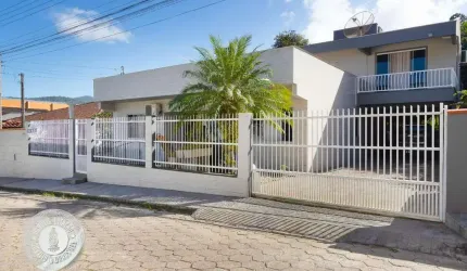 Casa com 4 quartos à venda no Belchior Alto, Gaspar , 370 m2 por R$ 890.000