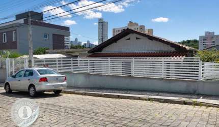 Casa com 3 quartos à venda na Vila Nova, Blumenau , 300 m2 por R$ 550.000