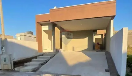 Casa à Venda no Garden Ville , com piscina, 03 dormitórios sendo 01 suíte , sala e cozinha . Muito bem localizado!