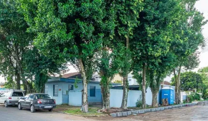 Terreno com 2 Casas  no Bairro Marrocos