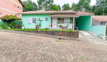 CASA COM 3 QUARTOS, 2 BANHEIROS - BAIRRO FLAMBOYANT