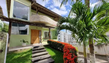 Casa Triplex à Venda no Condomínio Vila Florença em Lauro de Freitas