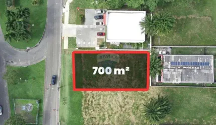 Terreno comercial a venda, de 700 m² no Alphaville Litoral Norte em Abrantes
