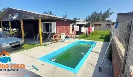 Casa de esquina com piscina na Costa do Sol