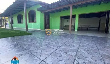 Excelente casa de esquina no Centro de Cidreira