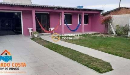 Excelente casa próxima ao mar no Centro de Quintão