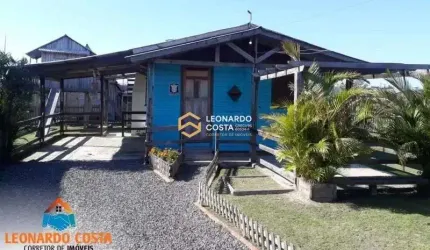 Casa com  2 cabanas em Balneário Pinhal