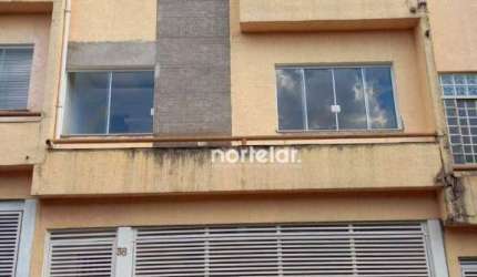 Sobrado em condomínio fechado Tremembé 3 dormitórios com 1 suíte, churrasqueira e 2 vagas.