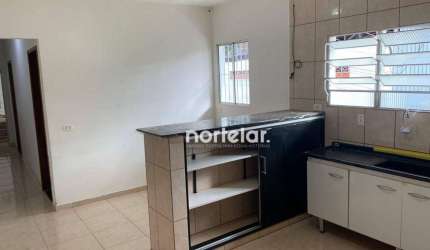EXCELENTE CASA -Na Rua Nicolas Adam, 2 dormis, vaga de garagem pra 1 carro com corredor lateral, sala, conzinha, otima  localização , mercados e trans