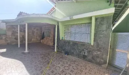 CASA TÉRREA B. LIMÃO.