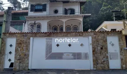 sobrado a venda no centro de ribeirão pires ,4 quarto ,3 suite 4 vaga ,piscina