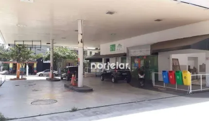 Terreno com vocação para posto de gasolina. Farmácias e Lojas.