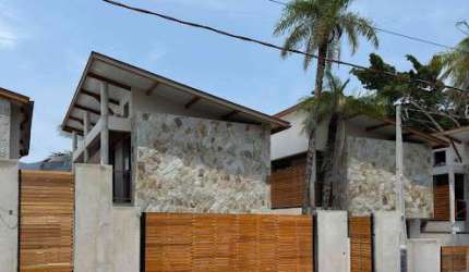 Sobrado com 3 dormitórios à venda, 120 m² por R$ 1.749.999,00 - Piúva - Ilhabela/SP