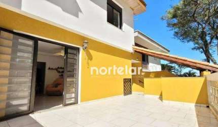 Excelente casa assobradada à venda no Parque São Domingos