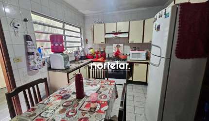 DUAS CASAS NO QUINTAL