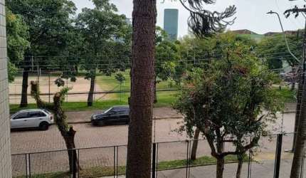 LINDO ED. PEQ. FRE. PRAÇA E JUNTO AO BARRA