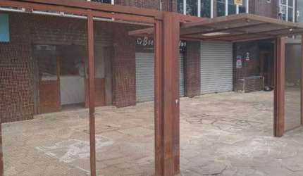 FELIX DA CUNHA LOJA DE RUA COM ESTACIONAMENTO PRIVATIVO