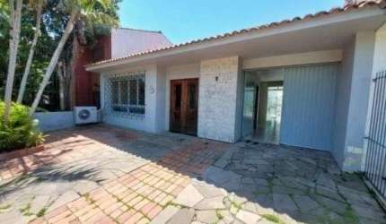 ALTOS DO IPE: CASA TERREA COM 3 DORM. EM OTIMO TERRENO
