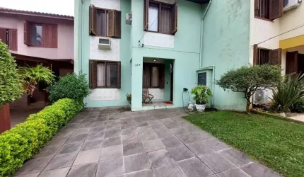CASA 4 DORM. E 2 SUITES +PEÇAS AMPLAS