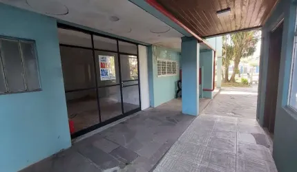 Loja com 25m² e banheiro, bem localizada.