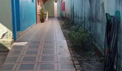 Casa com 2 quartos à venda na Rua Um, 1, Santa Helena, Contagem por R$ 200.000