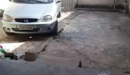 Casa com 2 quartos à venda na Rua Joaquim José, 126, Buganville II, Contagem por R$ 215.000