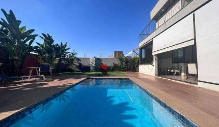 Casa alto padrão com 247m², 4 quartos para locação no Condomínio Alphaville em Ribeirão Preto/SP I Imobiliária Brioni imóveis