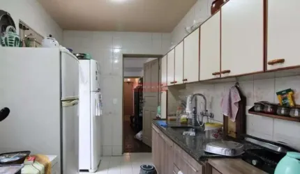 Casa à venda com 220m², 4 dormitórios e 2 vagas