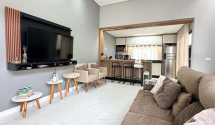 CASA COM 2 QUARTOS E PISCINA EM PIRAQUARA