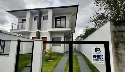 Sobrado para Venda em Palhoça, Bela Vista, 3 dormitórios, 1 suíte, 2 banheiros, 1 vaga