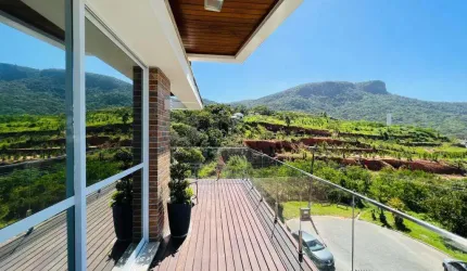 Casa para Venda em Palhoça, Pedra Branca, 3 dormitórios, 2 suítes, 3 banheiros, 2 vagas