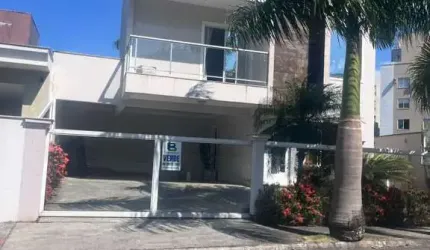 Casa para Venda em Palhoça, Pedra Branca, 3 dormitórios, 1 suíte, 2 banheiros, 2 vagas