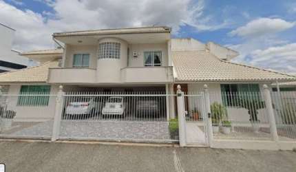Casa para Locação em Palhoça, Pagani, 3 dormitórios, 1 suíte, 3 banheiros, 2 vagas