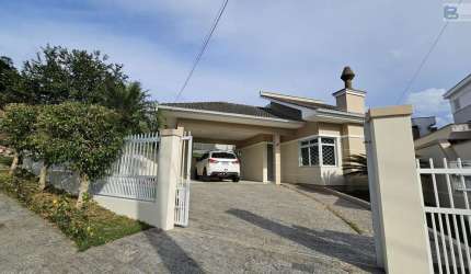 Casa para Locação em Palhoça, Pedra Branca, 3 dormitórios, 1 suíte, 2 banheiros, 2 vagas