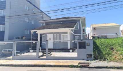 Casa para Locação em Palhoça, Passa Vinte, 3 dormitórios, 1 suíte, 2 banheiros, 2 vagas