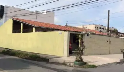 Casa com 4 dormitórios à venda, 160 m² por R$ 595.000,00 - Maraponga - Fortaleza/CE