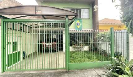 Casa ampla à venda - 3 dormitórios e 2 suítes (Saúde)