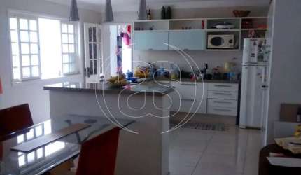 CASA À VENDA 4 DORMITÓRIOS E 1 SUÍTE - JARDIM AEROPORTO