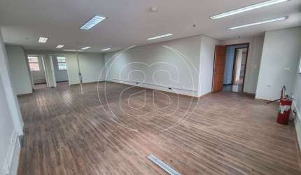 Sala Comercial em Brooklin Paulista com 105m²