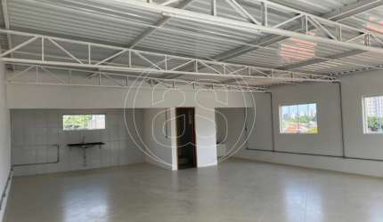 Prédio comercial com 500m² disponível para venda e locação