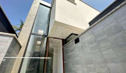 CASA DE CONDOMINIO - 450m²