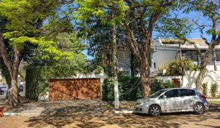 Casa residencial ou comercial á venda com 710m² de área total