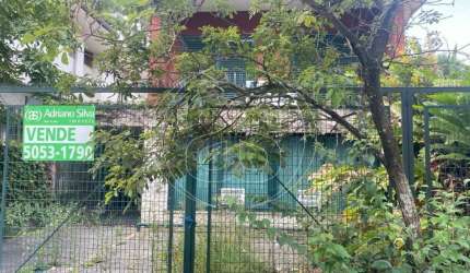 Casa com 7 Quartos à Venda, 300 m²