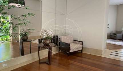 Apartamento á venda em Campo Belo com 209m² e 3 vagas de garagem