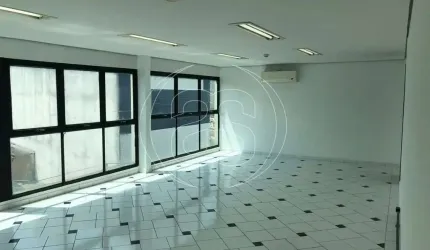 Oportunidade Única em Santo Amaro: Sala Comercial de 60m² com Acessibilidade e Conforto!
