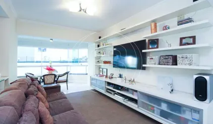 APARTAMENTO À VENDA NO CAMPO BELO